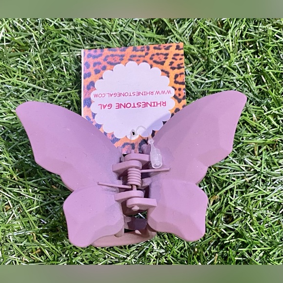 BRAND NEW WITH TAGS Eco-Chic Matte Butterfly Claw Clips - Picture 2 of 6